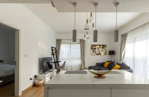 The Greens Apartment | Bright & Relaxing 1BR Apartment