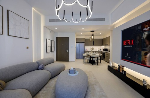 Downtown Dubai Apartment | Burj Khalifa View | Dubai Mall | New 2B High Floor