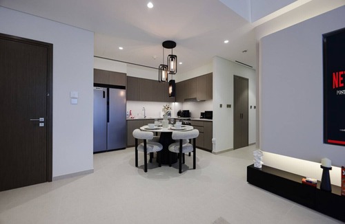Downtown Dubai Apartment | Burj Khalifa View | Dubai Mall | New 2B High Floor
