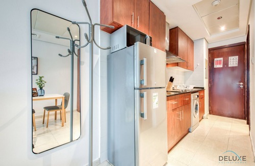 Jumeirah Lake Towers Apartment | Calm Studio at Lake View Tower JLT by Deluxe Holiday Homes