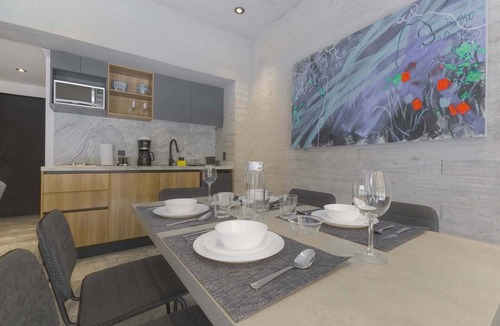 La Condesa Apartment | Capitalia | Comfort Patio Suite and Endless Air