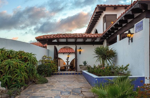 Salsipuedes Villa | Casa Peggy - Five bedroom villa with private pool and expansive ocean view.