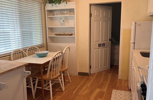Clearwater Beach Apartment | Charming 1-Bedroom Apartment Steps From Beautiful Clearwater Beach