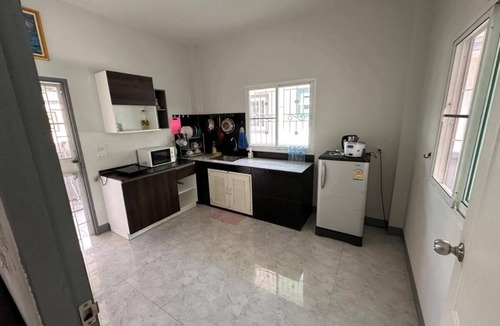 San Sai House | Charming 3-bedroom house with AC, WiFi in lovely Chiang Mai