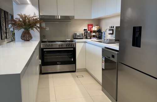 Jadaf Apartment | Charming 4th Floor Unit with Unobstructed Burj Khalifa View Across the Water