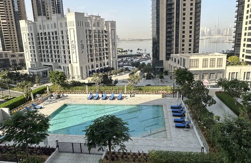 Jadaf Apartment | Charming 4th Floor Unit with Unobstructed Burj Khalifa View Across the Water