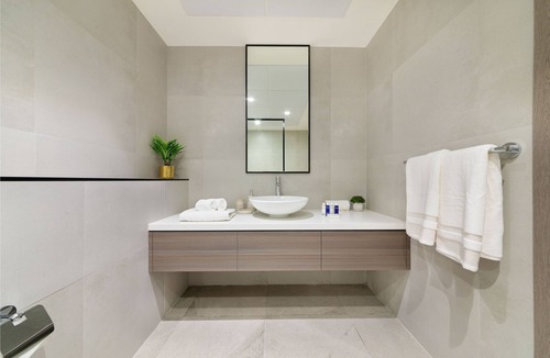 Trade Center Apartment | Charming Apt close to Dubai Future Museum & DIFC