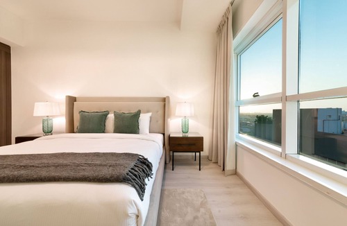 Trade Center Apartment | Charming Apt close to Dubai Future Museum & DIFC