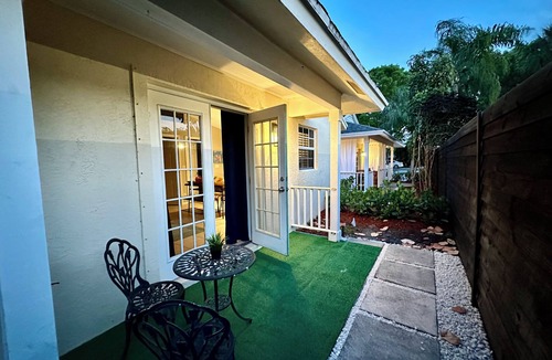 Old Northwood Villa | CHARMING INDEPENDENT GUEST HOUSE