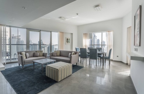 Dubai Marina Apartment | Charming Marina Views Home Steps From The Beach
