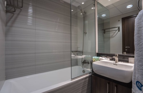 Dubai Marina Apartment | Charming Marina Views Home Steps From The Beach