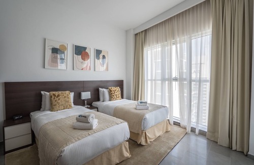 Dubai Marina Apartment | Charming Marina Views Home Steps From The Beach