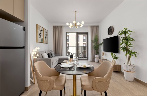 Dubai Apartment | Charming Urban Escape w/Resort-Style Facilities