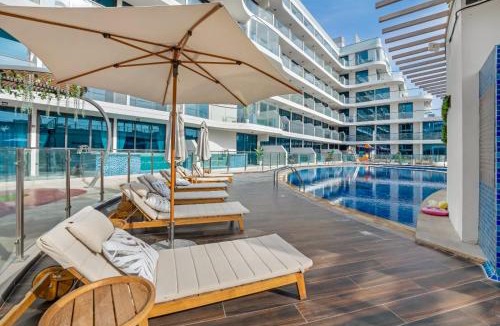 Al Barsha Apartment | Chic One-Bed Haven w Pool & Gym Heart of Dubai