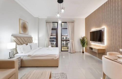 Al Barsha Apartment | Chic Studio Stay with Gym, Pool, and Kitchenette