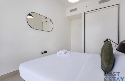 Dubai Apartment | Chic Urban 2BR at Collective 2