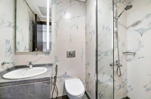 DIFC Apartment | Chic Urban Escape at Studio MAG 422