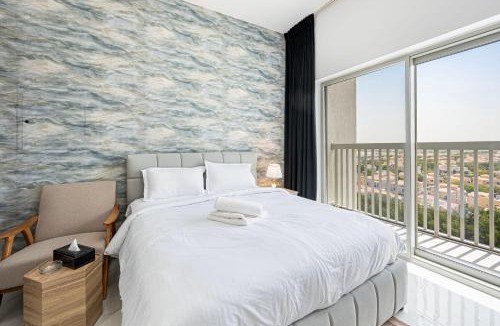 Dubai Apartment | Chic Urban Retreat Immerse Yourself In Comfort