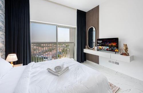 Dubai Apartment | Chic Urban Retreat Immerse Yourself In Comfort