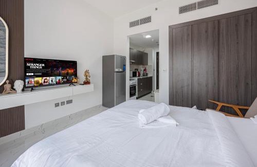 Dubai Apartment | Chic Urban Retreat Immerse Yourself In Comfort