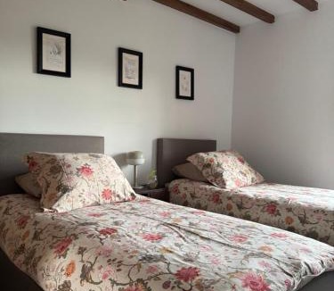 Xunqueira de Ambia Bed & Breakfast | Cima de Vila