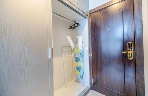 Jumeira 3 Apartment | City Center Gem with a View