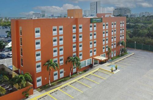 Downtown Cancun Hotel | City Express Junior by Marriott Cancun