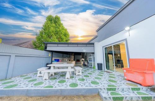 Samut Sakhon Villa | Cocktail Poolvilla Pattaya