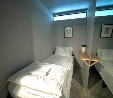 Thanon Phetchaburi Hostel | Collection O The Spades Hostel