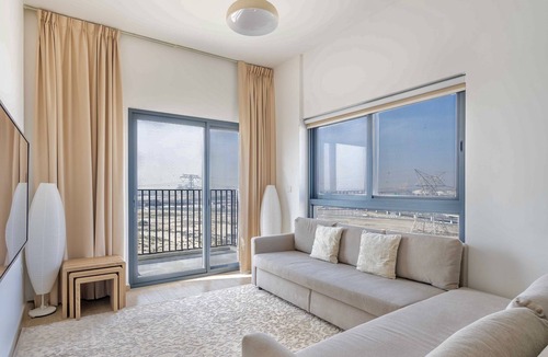 Jebel Ali Condo | Comfort Holiday Home 3 Bedroom for Family/Near Energy Metro Station