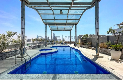 Jumeirah Lake Towers Apartment | Comfy 1BR with Lake View