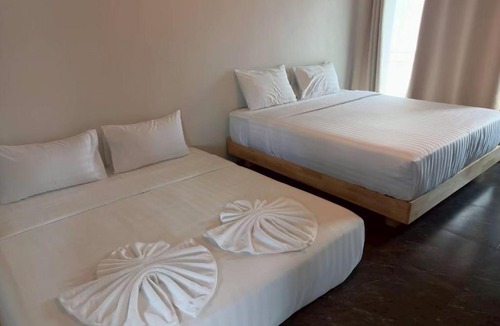 Racha Thewa Hotel | Comfy hotels