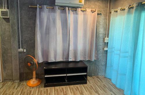 Hang Dong House | Comfy room in Wat Baan Fhon