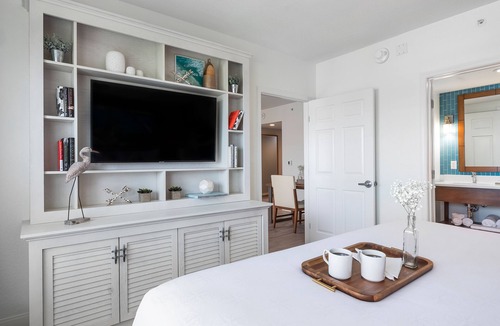 Whitney Beach Hotel | Compass Hotel by Margaritaville Anna Maria Sound