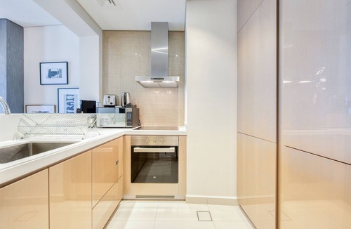 Business Bay Apartment | Cool Dubai Apt next Burj Khalifa & Design District