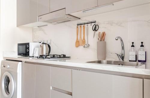 Jadaf Apartment | Cosy studio Free Parking Free unlimited drinkable water Near Downtown