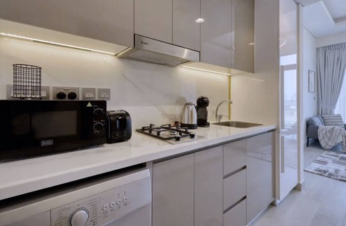 Jadaf Apartment | Cosy Studio in Azizi Creek Views
