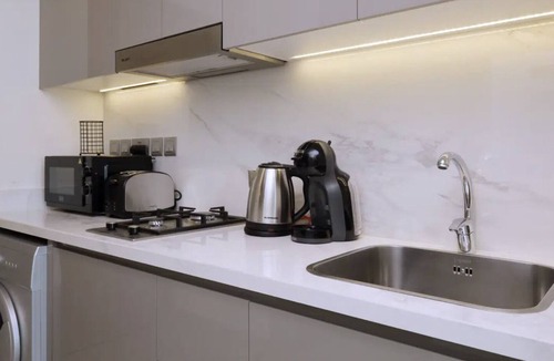 Jadaf Apartment | Cosy Studio in Azizi Creek Views