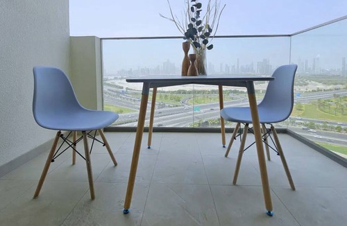 Jadaf Apartment | Cosy Studio in Azizi Creek Views
