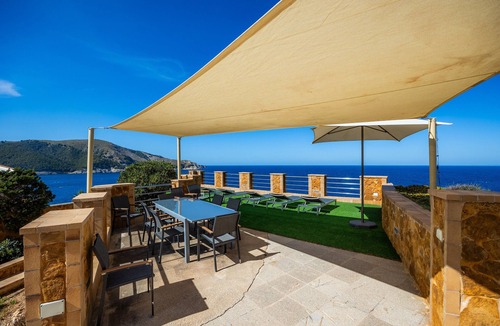 Cala Lliteres Villa | Country House 'Can Eolo' with Sea View, Wi-Fi and Air Conditioning