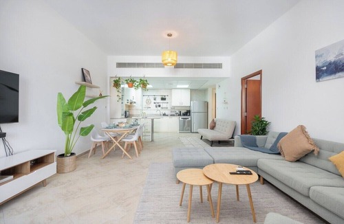 Motor City Apartment | Cozy 1-Bedroom Apartment for 5 in Motor City!