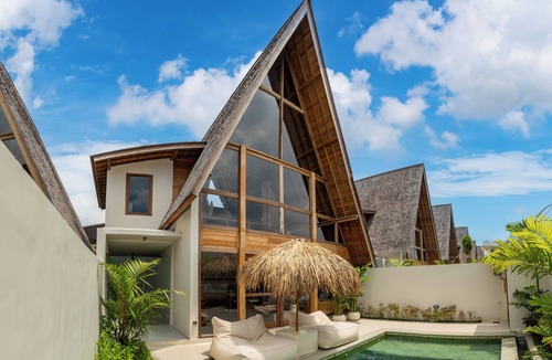 Seseh Villa | Cozy boho design villa with private pool near the beach