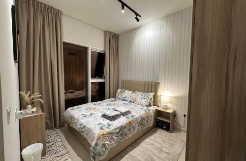Dubai Apartment | Cozy Golf & Lake View 1BR Apartment,Damac Hills 1