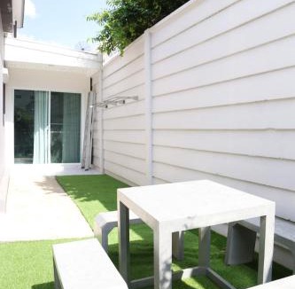 Ramkhamhaeng Apartment | Cozy Homey Place Townhome