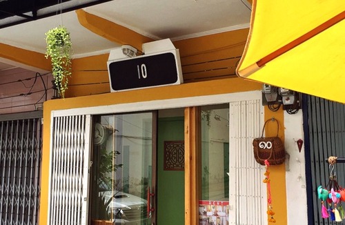 Bang Rak House | Cozy house 5mins at BTS Saphan Taksin