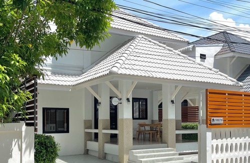 Saen Suk House | Cozy House- Private house 50m. from Bangsean Beach