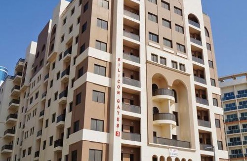 Dubai House | Cozy Private Room with En Suite Bathroom in Beautiful and Calm Locality