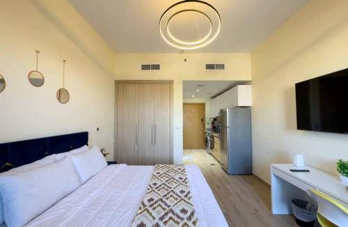 Jebel Ali Apartment | Cozy Studio in Azizi Aura - Dubai