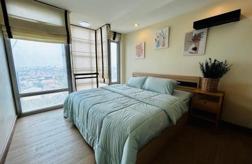 Ban Mai Apartment | Cozy Victoria Lakeview 5 mins to Impact Muang Thong