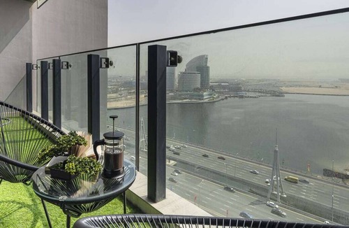 Jadaf Apartment | Cozy Waterfront 1BR w/Big Balcony in Dubai Creek